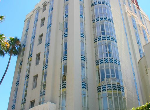 File:Sunset Tower, 8358 Sunset Blvd. West Hollywood 2178.jpg - Wikimedia  Commons