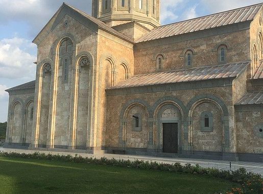 File:Bodbe-monastery.jpg - Wikimedia Commons