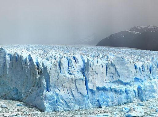 File:157 - Glacier Perito Moreno - Panorama de la partie nord et centre -  Janvier 2010.jpg - Wikimedia Commons