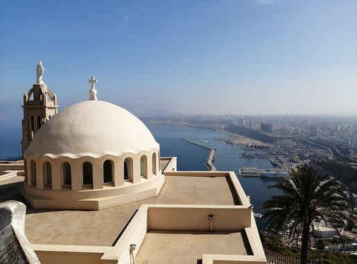 File:Basilique Santa Maria (Oran, Algérie).jpg - Wikimedia Commons