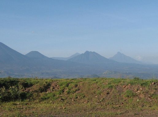 File:VirungaPeaks2013.png - Wikimedia Commons