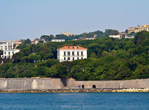 File:Napoli - Villa Rosebery2.jpg - Wikipedia
