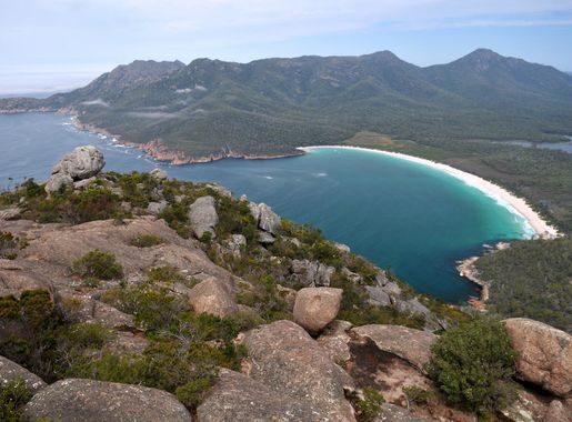 File:20100209 Wineglass Bay and The Hazards from Mt Amos peak.JPG -  Wikimedia Commons