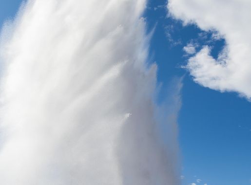 File:Strokkur, Área geotérmica de Geysir, Suðurland, Islandia, 2014-08-16,  DD 089.JPG - Wikimedia Commons
