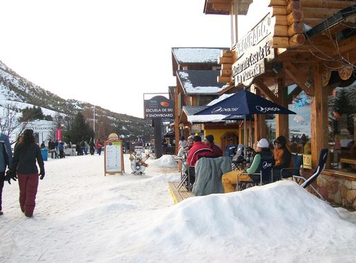 File:Base del Cerro Catedral en Bariloche. (Patagonia Argentina) 20.JPG -  Wikimedia Commons