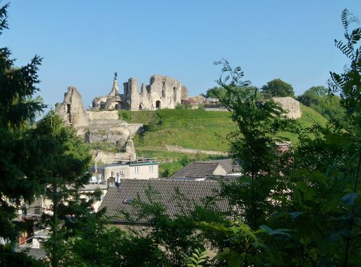 File:Valkenburg, Kasteelruïne, overzicht01.jpg - Wikimedia Commons