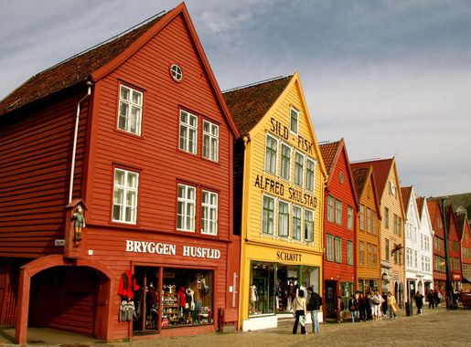 File:View of Bryggen - Bergen, Norway.jpg - Wikimedia Commons
