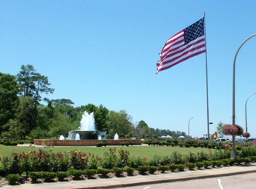 File:Fairhope Municipal Pier Fountain.JPG - Wikipedia