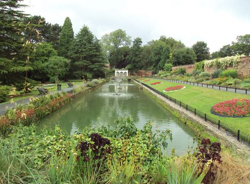 File:Canal Gardens, Roundhay, Leeds - DSC07591.JPG - Wikimedia Commons