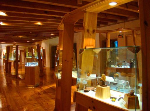 File:El museo del ámbar (46).jpg - Wikimedia Commons