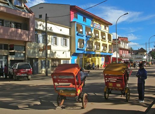 File:Antsirabe - rue principale02.JPG - Wikipedia