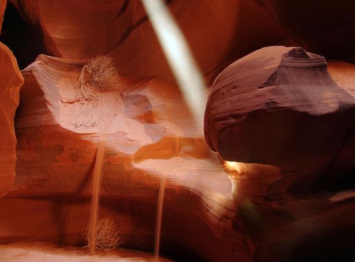 File:Upper antelope canyon light beam page arizona - Flickr -  Mferbfriske.jpg - Wikimedia Commons
