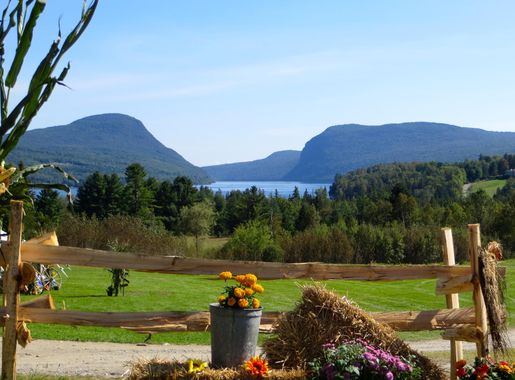 File:Lake Willoughby, Westmore, Vermont, 2015.jpg - Wikimedia Commons