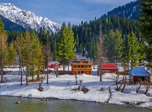 File:Winters in Taobat Village, Neelam Valley Azad Kashmir Pakistan.jpg -  Wikimedia Commons