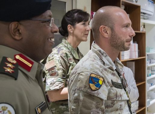 Kuwaiti army medics host Airmen medical staff > U.S. Air Forces Central >  Display