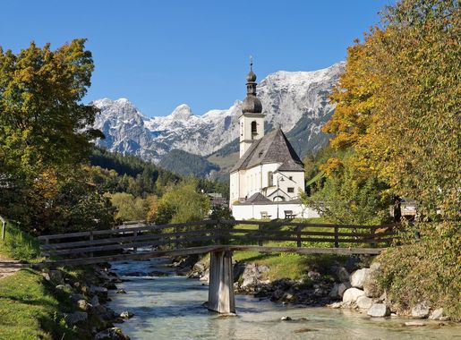 File:Ramsau Kirche mit Wagendrischelhorn 2.jpg - Wikimedia Commons