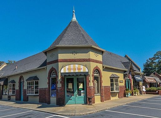 File:St. Elmo Shopping Center Weracoba-St. Elmo Historic District.jpg -  Wikimedia Commons