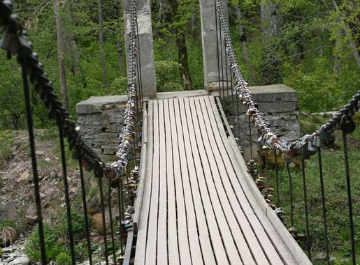 File:Bridge at Keila waterfall.jpg - Wikimedia Commons