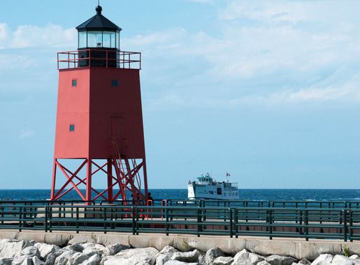 File:Charlevoix Lighthouse (9326503831).jpg - Wikimedia Commons