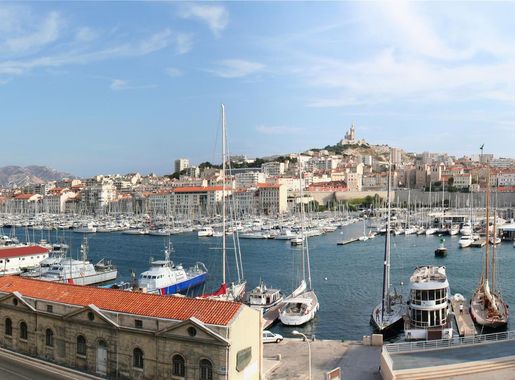 File:Marseille Old Port.jpg - Wikimedia Commons