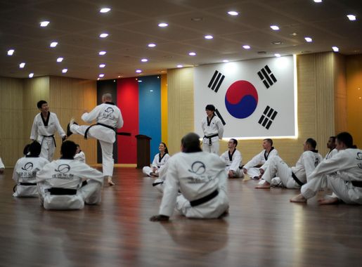 Kunsan Airmen learn taekwondo > Kunsan Air Base > Commentaries