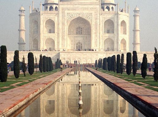 File:Taj Mahal 2002.JPG - Wikimedia Commons