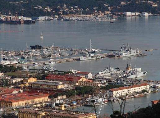 File:La Spezia port view.jpg - Wikimedia Commons