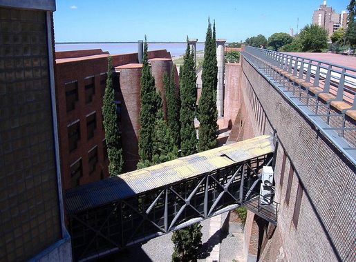 Archivo:Parque España Rosario 6.jpg - Wikipedia, la enciclopedia libre