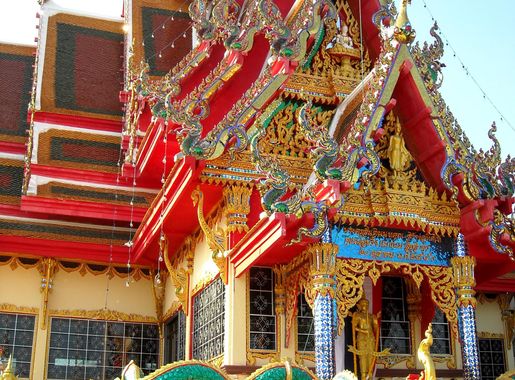 File:Wat Plai Laem, Ko Samui, 081221.jpg - Wikimedia Commons
