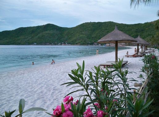 File:Vinpearl Land Beach.jpg - Wikipedia