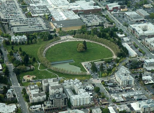 File:Aerial Downtown Bellevue Park May 2012.JPG - Wikimedia Commons