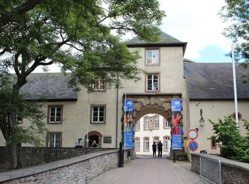 File:Wiltz castle D.JPG - Wikipedia