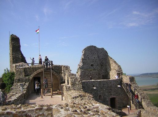 File:Szigliget castle.jpg - Wikimedia Commons