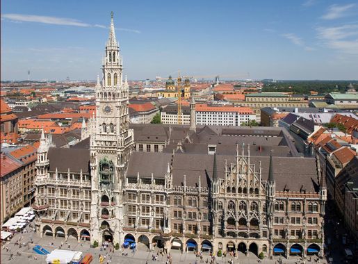 File:Rathaus and Marienplatz from Peterskirche - August 2006 edit01.jpg -  Wikimedia Commons