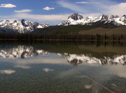 File:Sawtooths reflected on Little Redfish Lake, Idaho.jpg - Wikimedia  Commons
