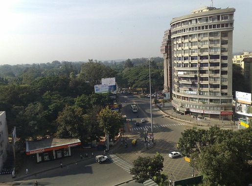 File:MG Road, Bangalore1.jpg - Wikimedia Commons