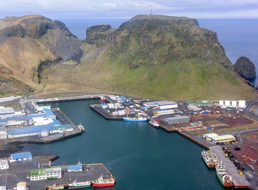 File:Vestmannaeyjar004.JPG - Wikimedia Commons