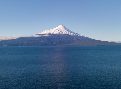 File:Volcán Osorno y lago Llanquihue desde el sector Los Riscos 2.jpg -  Wikipedia
