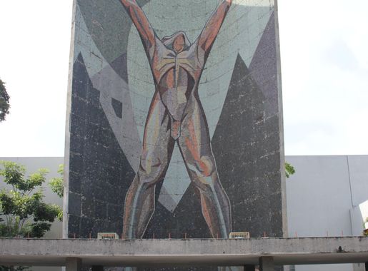 File:Monumento a la Revolución (El Salvador).JPG - Wikimedia Commons