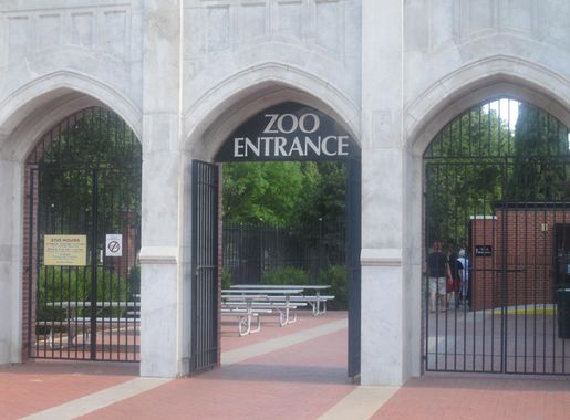 File:Lee Richardson Zoo entrance, Garden City, KS IMG 5931.JPG - Wikimedia  Commons