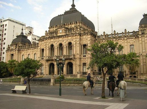 Archivo:06. Tucuman (13), Casa de Gobierno.JPG - Wikipedia, la enciclopedia  libre