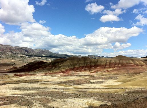File:Painted hills, oregon.jpeg - Wikimedia Commons