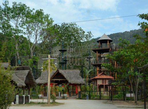 File:Cmglee Penang Escape adventure park.jpg - Wikipedia