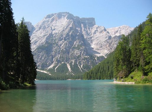 File:Pragser Wildsee Seekofel von Bucht.jpg - Wikipedia