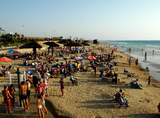 File:Haifa-WM03 - Dado Beach, Haifa.JPG - Wikimedia Commons