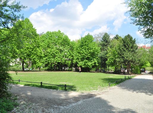 File:Berlin-Prenzlauer Berg - Kollwitzplatz 01.jpg - Wikimedia Commons