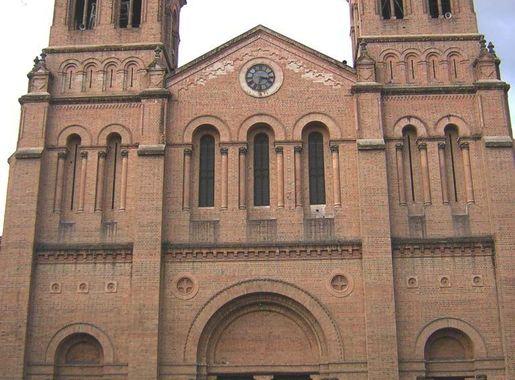 File:Catedral Metropolitana de Medellin- Fachada Principal.JPG - Wikipedia