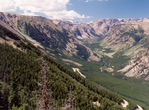 File:Beartooth Pass -the Pass.jpg - Wikimedia Commons