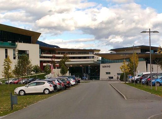 File:Tauern Spa World.jpg - Wikimedia Commons