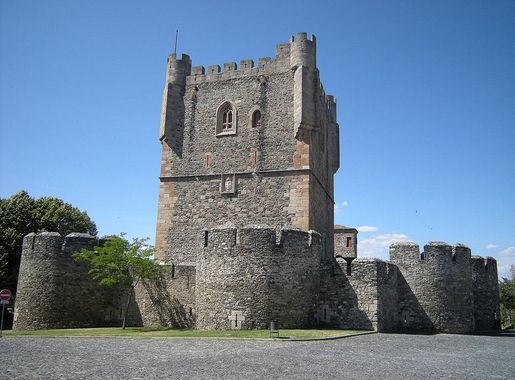 Ficheiro:Castelo de Bragança.jpg – Wikipédia, a enciclopédia livre